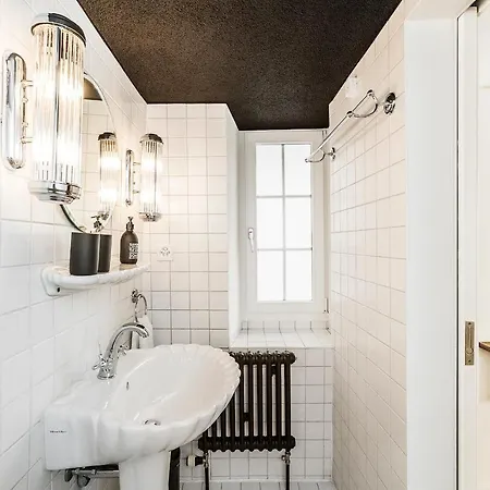 Montmartre Hotel